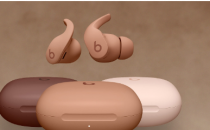 Beats展示了与KimKardashian合作设计的全新中性色FitPro